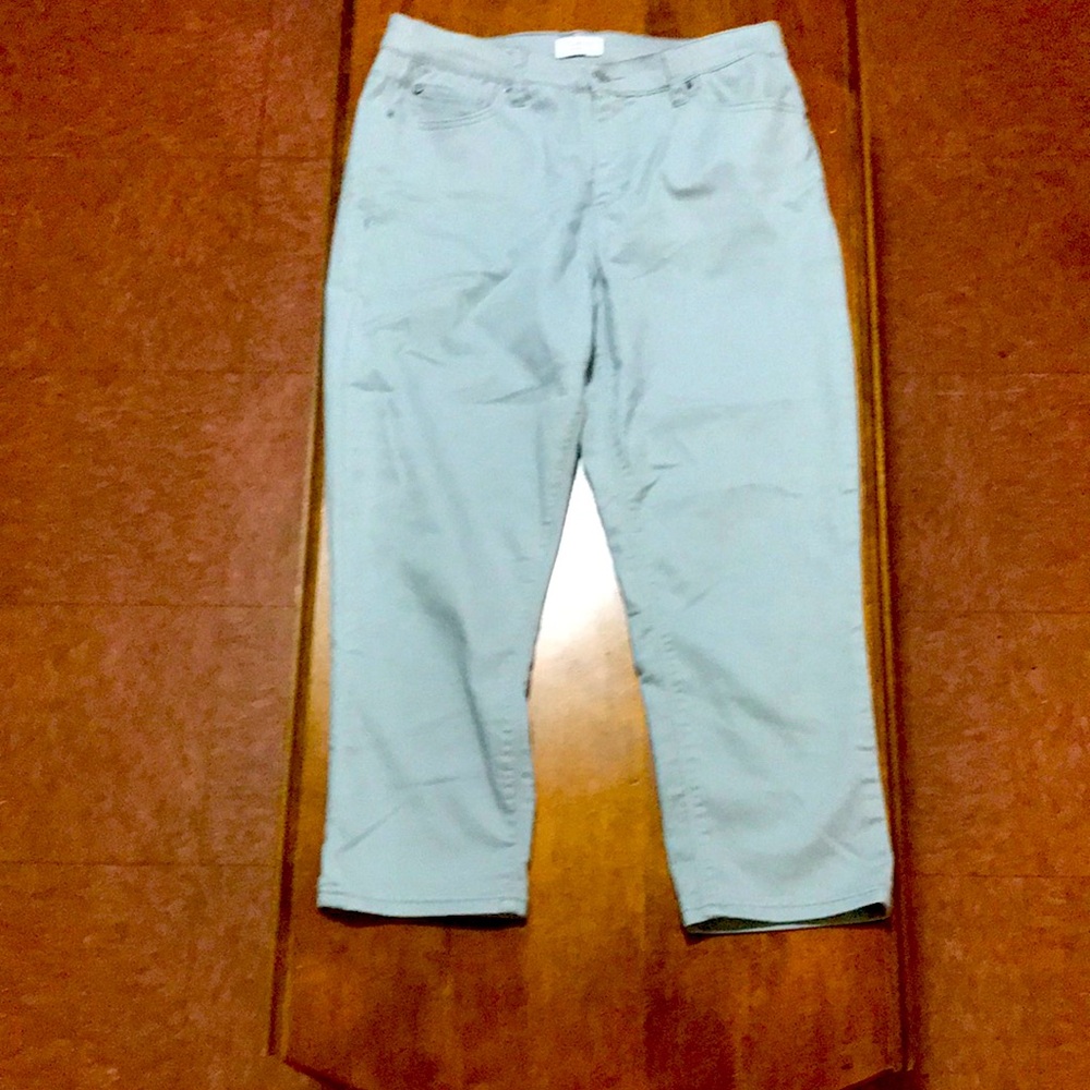 Curve appeal woman’s sage green jegging’s. NWOT.